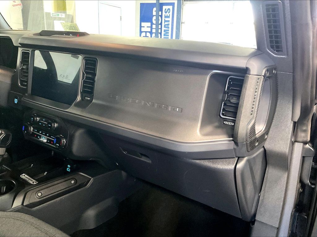 2025 Ford Bronco — photo 13