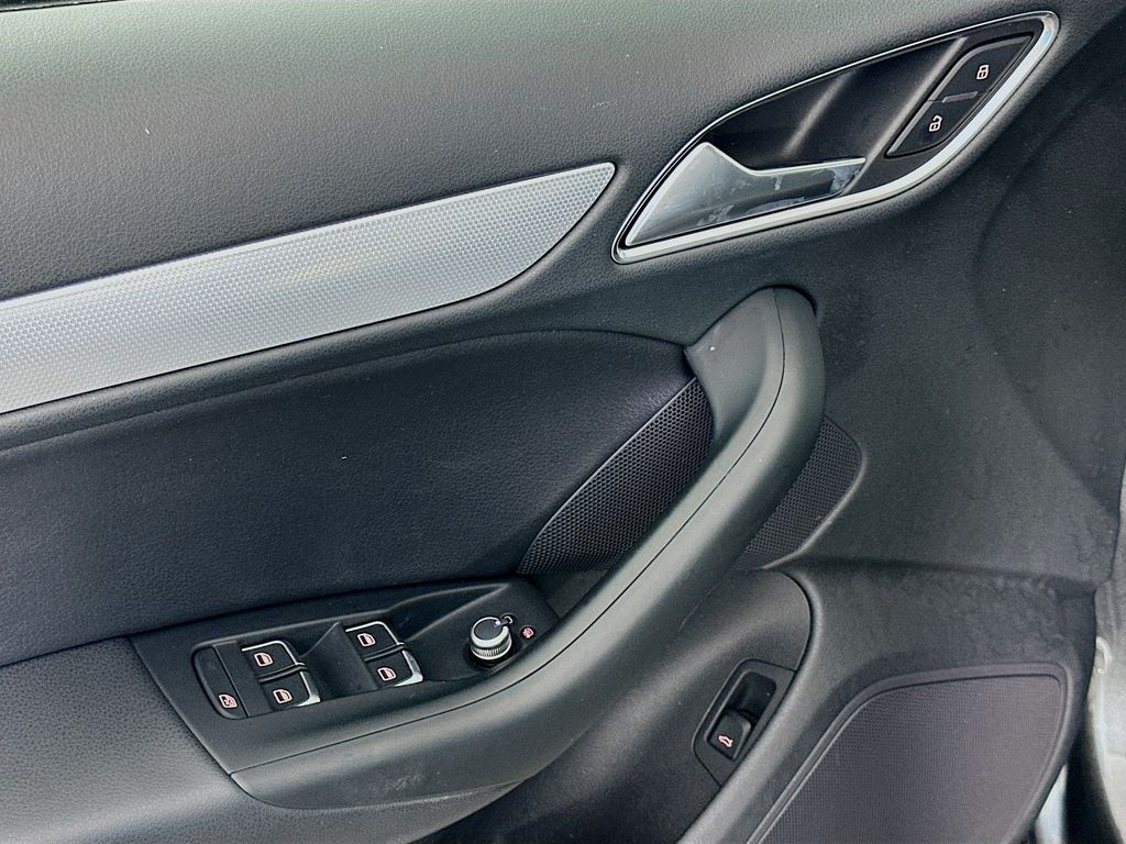 Thumbnail: 2018 Audi Q3 - 17