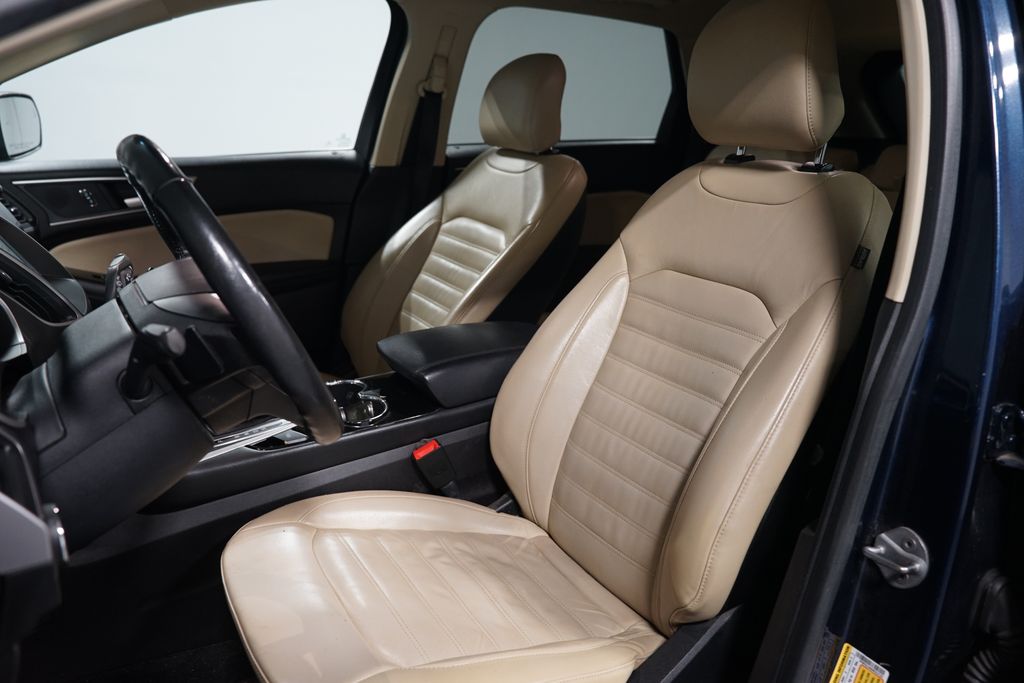 Thumbnail: 2017 Ford Edge - 6