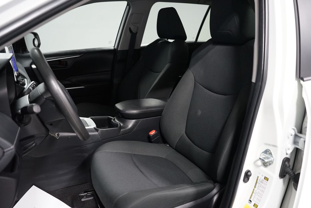 Thumbnail: 2024 Toyota RAV4 - 25