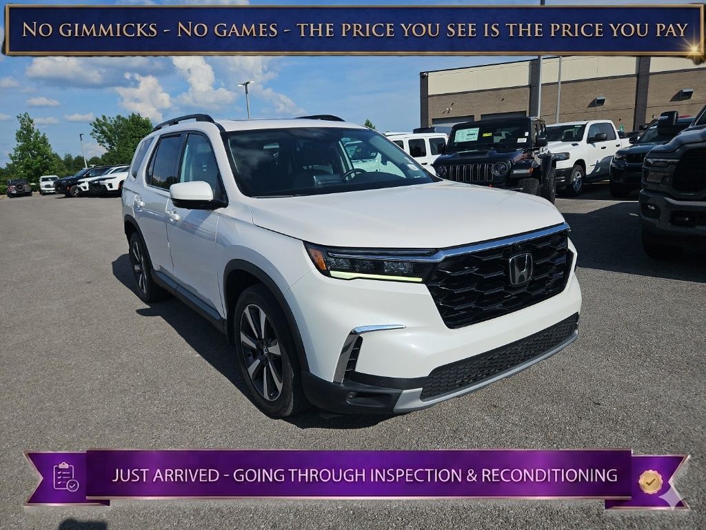 Platinum White Pearl 2023 Honda Pilot Elite AWD SUV / Crossover All-Wheel Drive Automatic