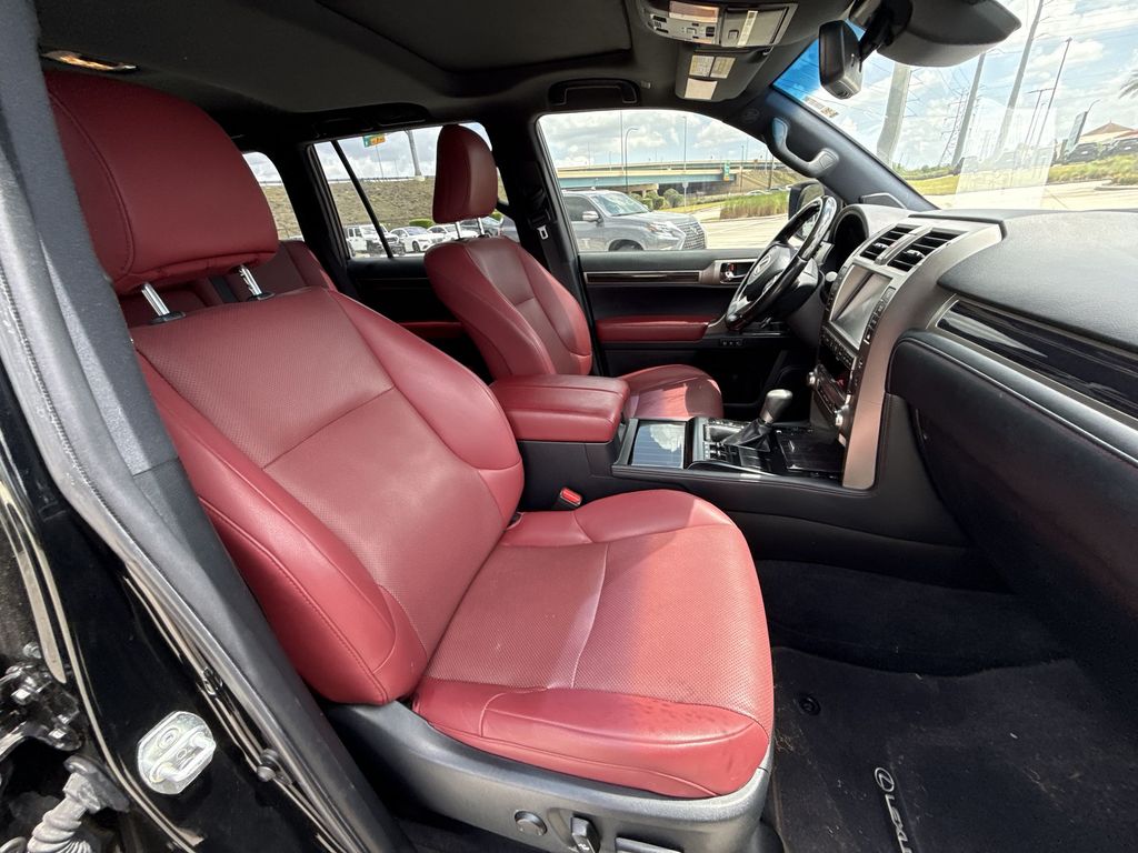 Thumbnail: 2021 Lexus GX - 16