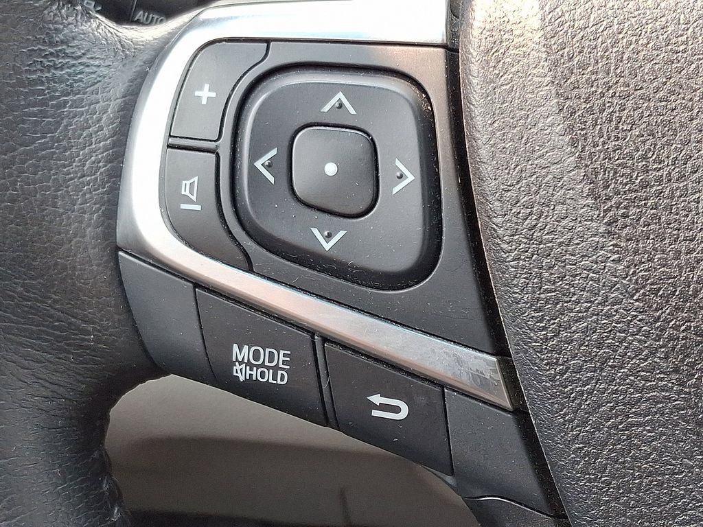 2015 Toyota Camry XLE 21