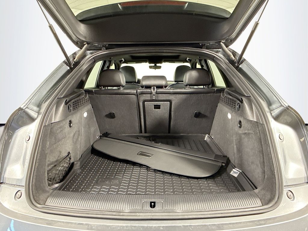 Thumbnail: 2017 Audi Q3 - 28