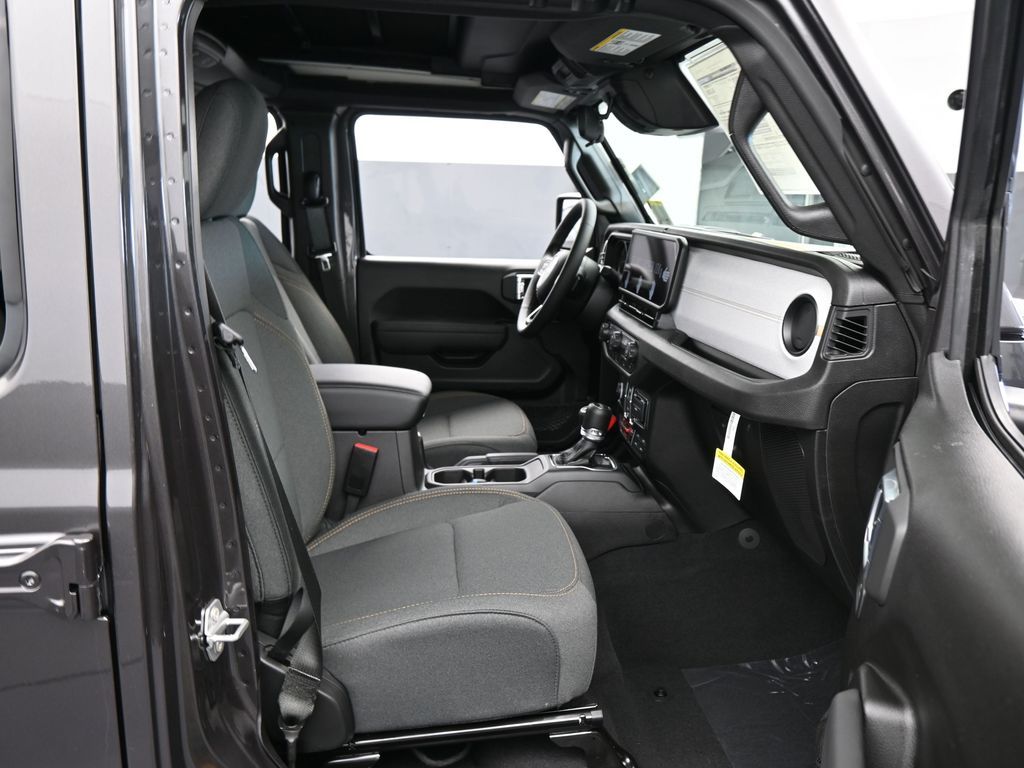 New 2026 Granite Crystal Metallic Clearcoat Jeep Willys image 31