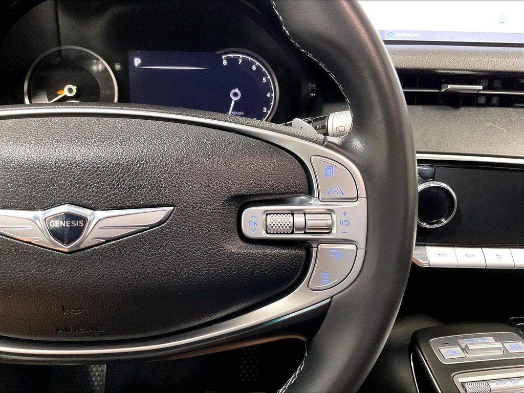 2025 Genesis GV70 — photo 23