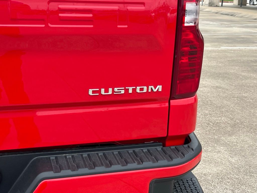 2026 Chevrolet Silverado 1500 Custom - 11