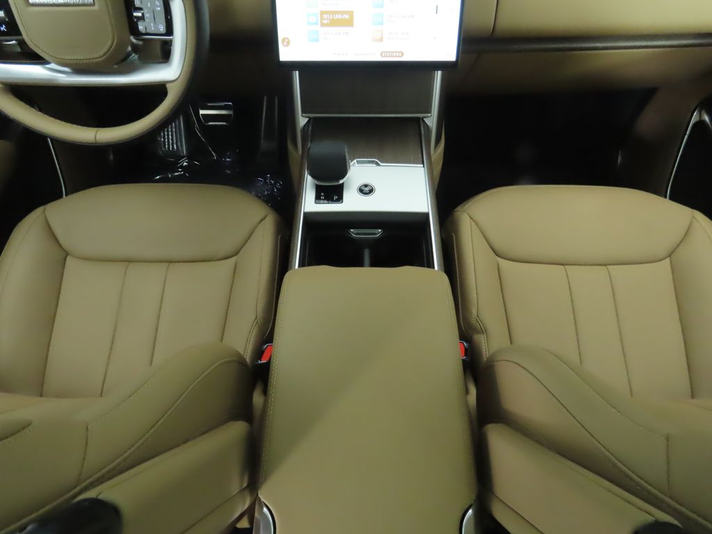 Thumbnail: 2025 Land Rover Range Rover - 18