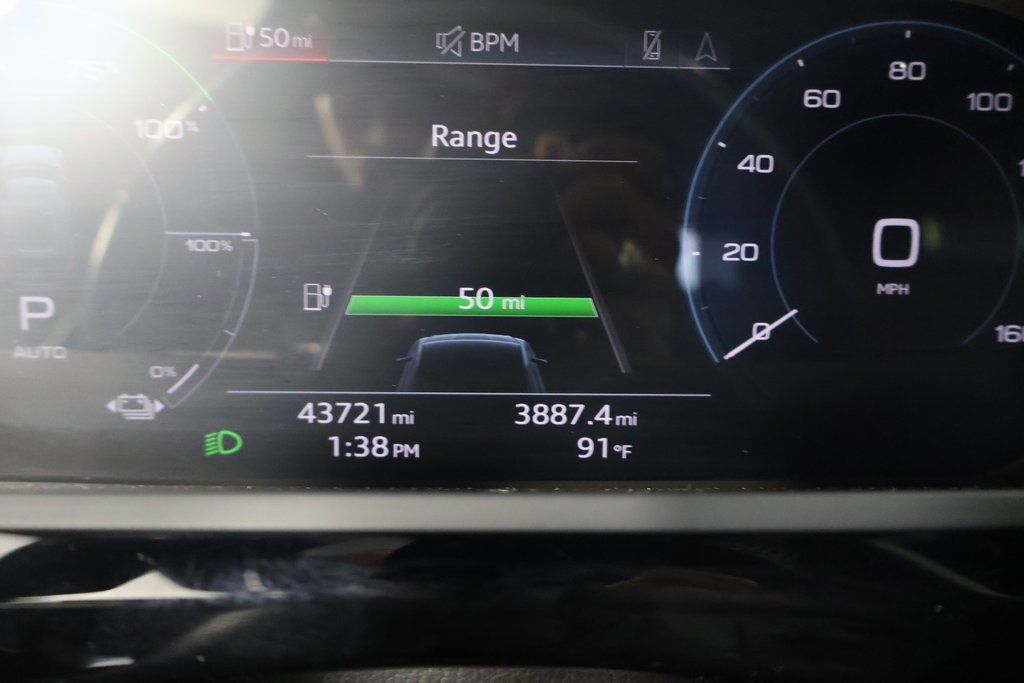 2022 Audi e-tron Premium Plus 17