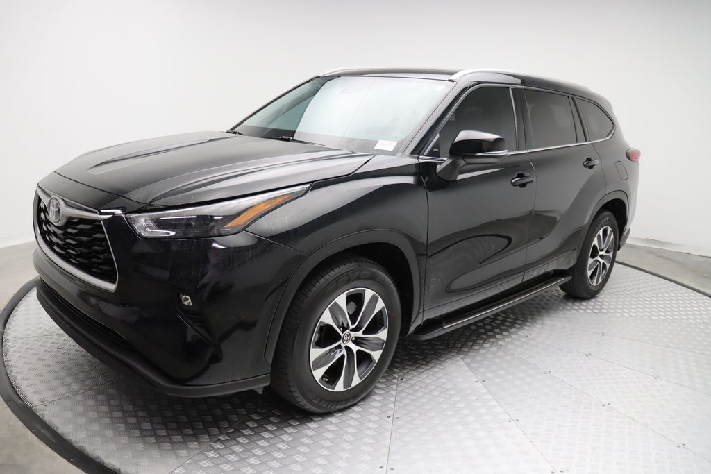 2022 Toyota Highlander XLE -
                West Palm Beach, FL