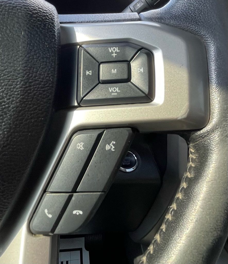 2017 Ford F-350SD Lariat White at Autostrade