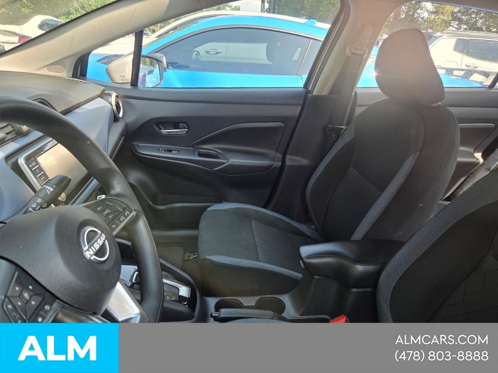 Used 2024 Silver Nissan 1.6 SV image 3