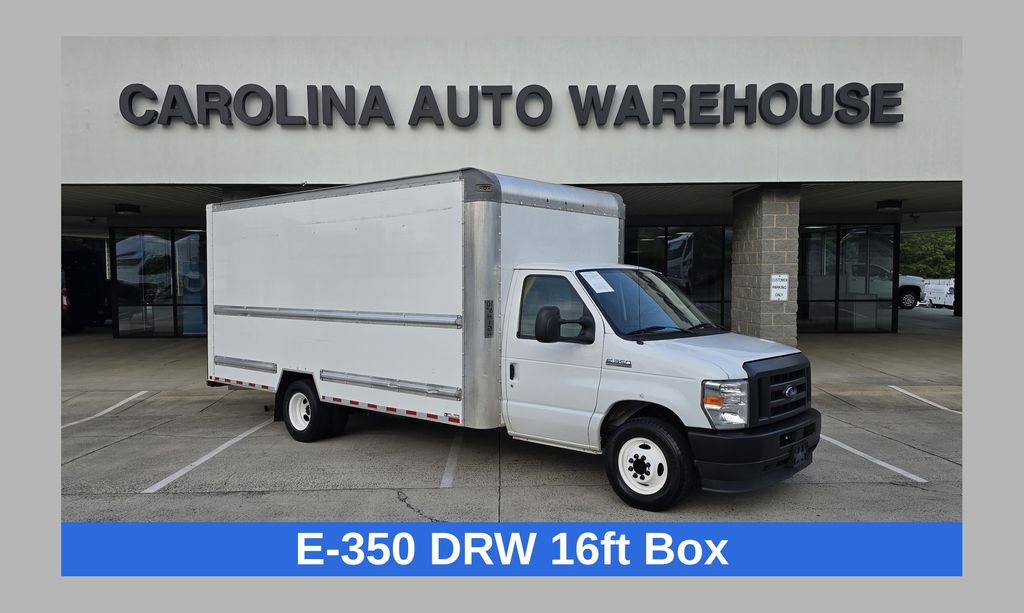 Oxford White 2021 Ford E-Series Chassis Pickup Truck Rear-Wheel Drive 6-Speed Automatic Overdrive