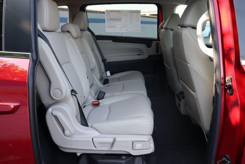 Thumbnail: 2026 Honda Odyssey - 14