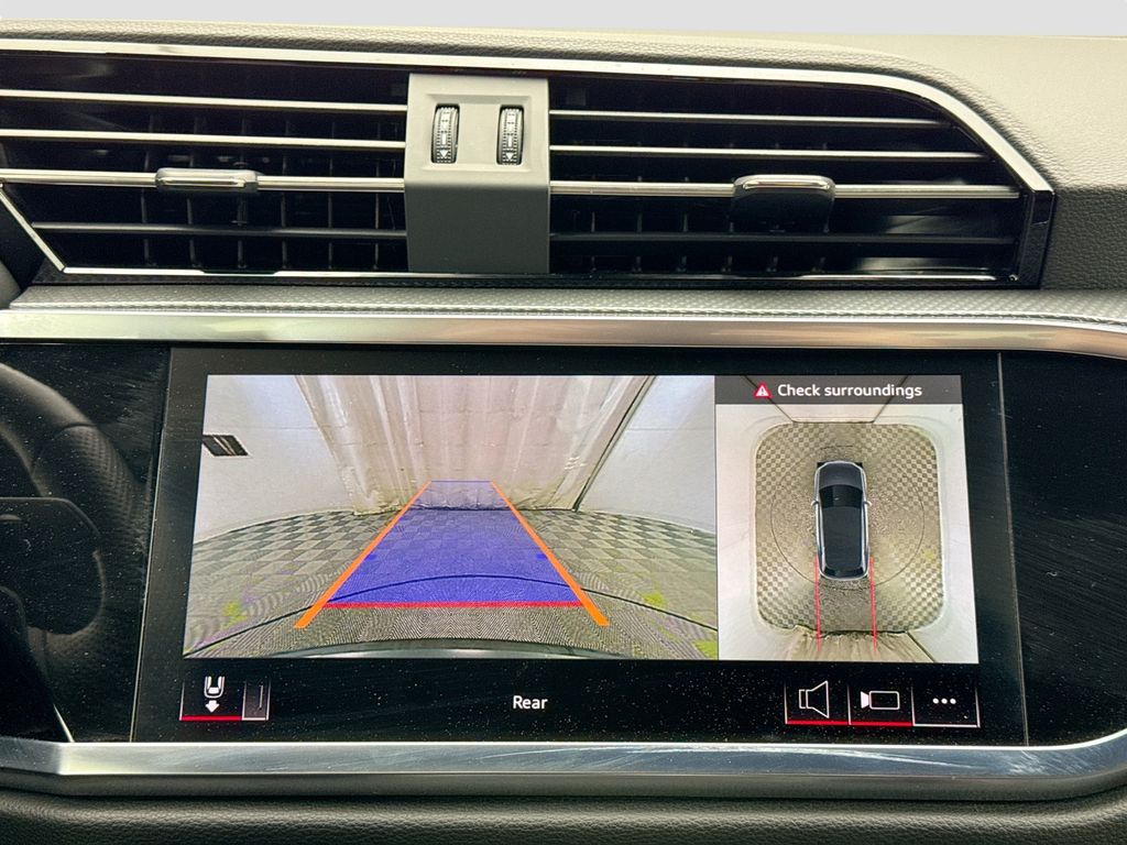 Thumbnail: 2025 Audi Q3 - 14