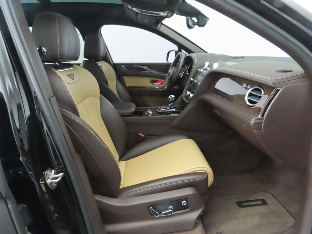 Thumbnail: 2019 Bentley Bentayga - 21