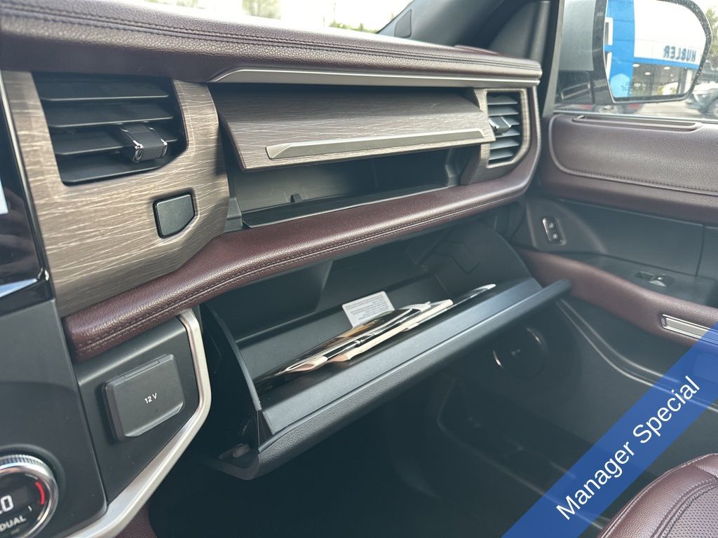 2022 Ford Expedition Max Limited photo