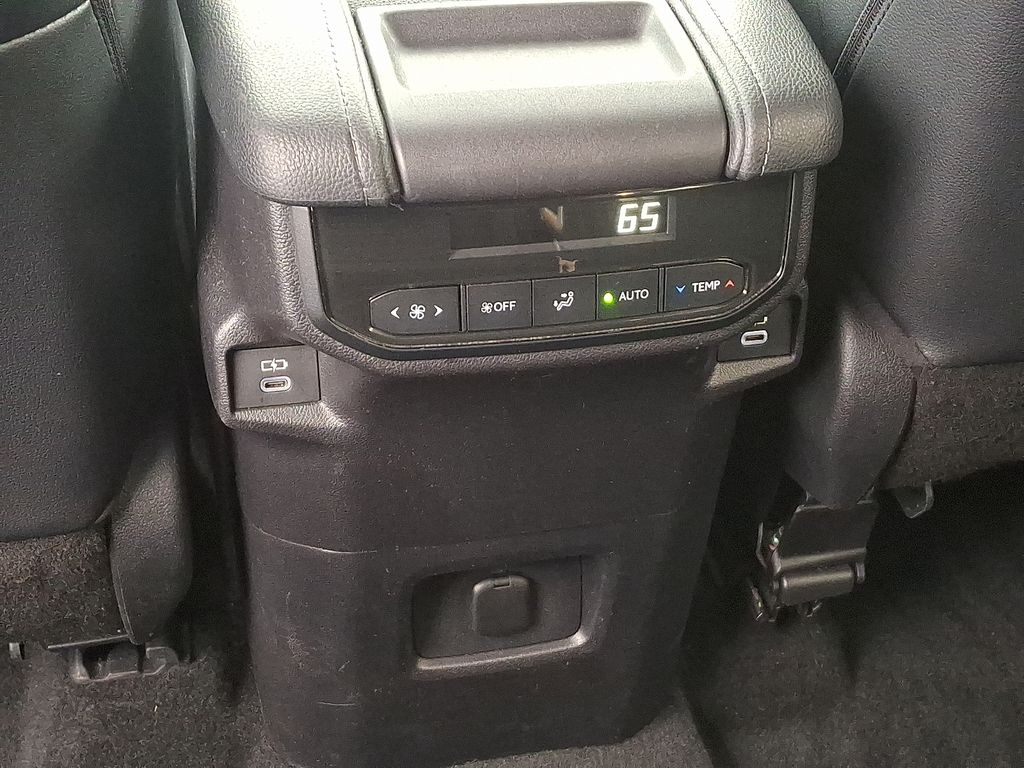 Thumbnail: 2024 Toyota Grand Highlander - 12