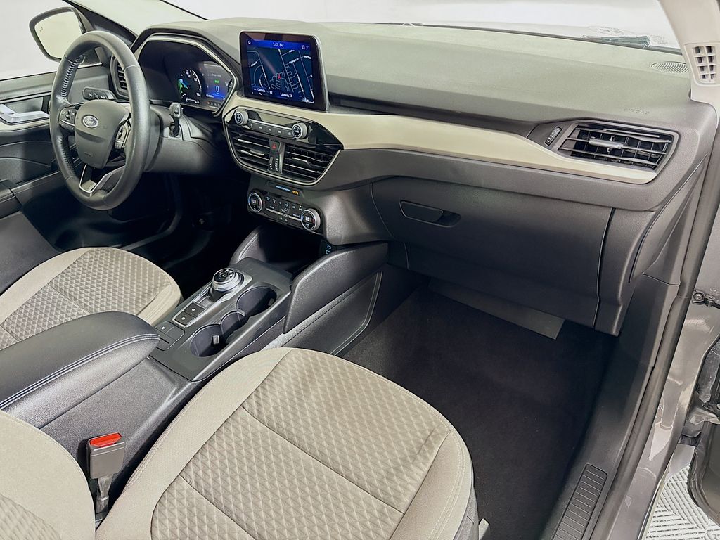 Thumbnail: 2021 Ford Escape - 28
