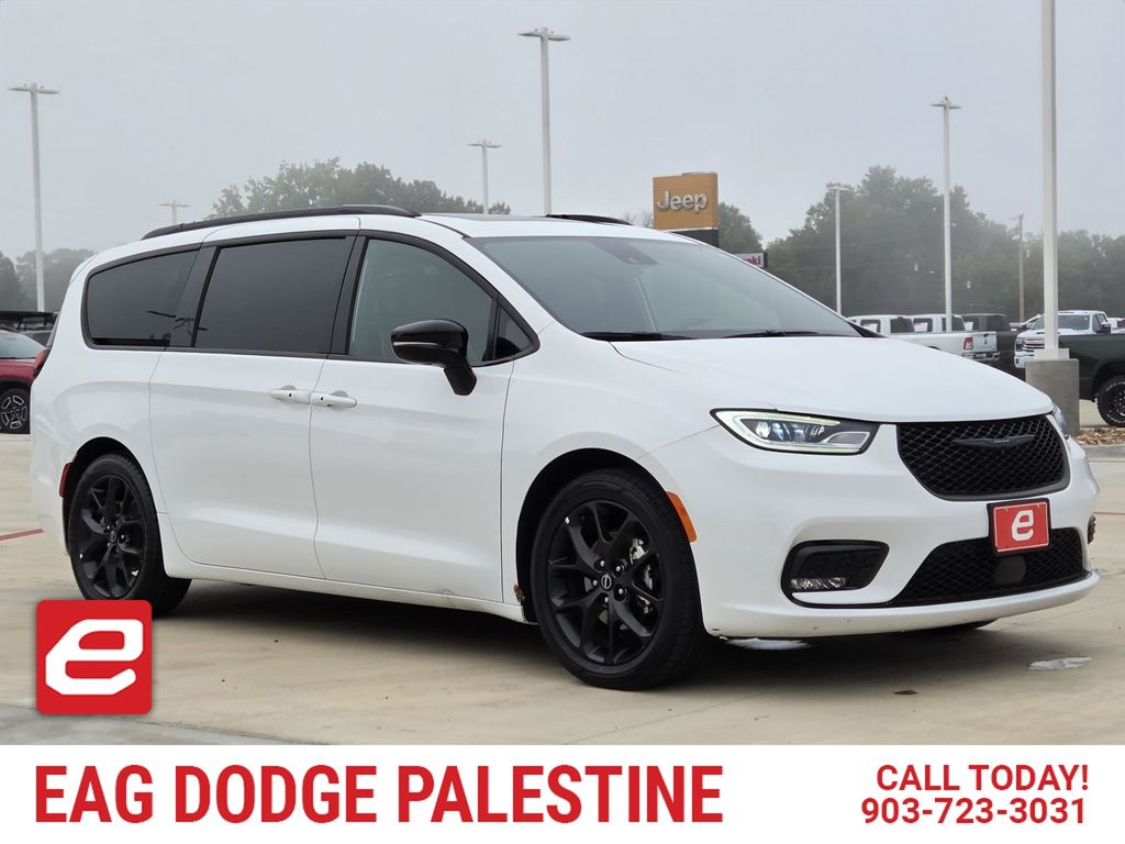 2025 Chrysler Pacifica Limited FWD