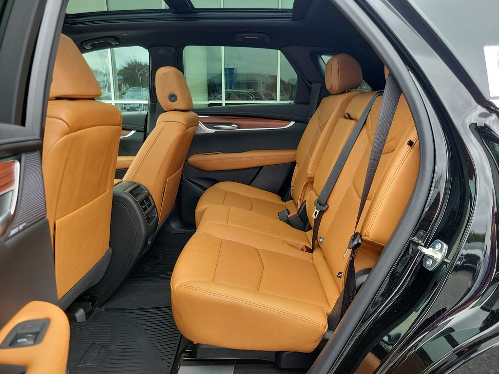 Thumbnail: 2025 Cadillac XT5 - 5