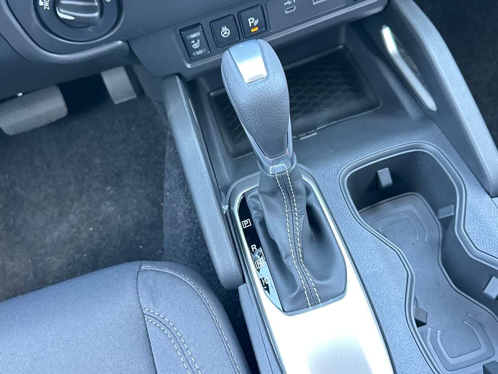 2025 Nissan Frontier SV photo
