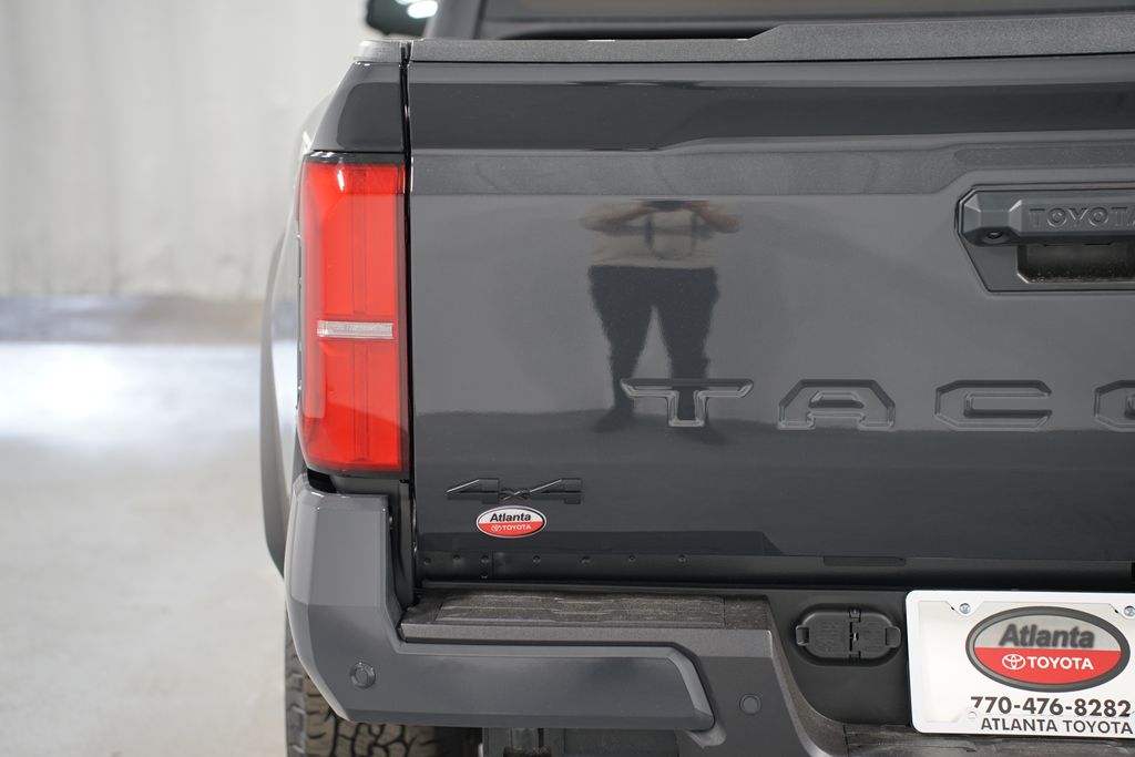 2025 Toyota Tacoma TRD Off-Road 10