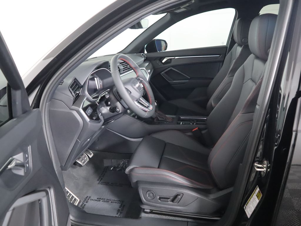 Thumbnail: 2025 Audi Q3 - 19