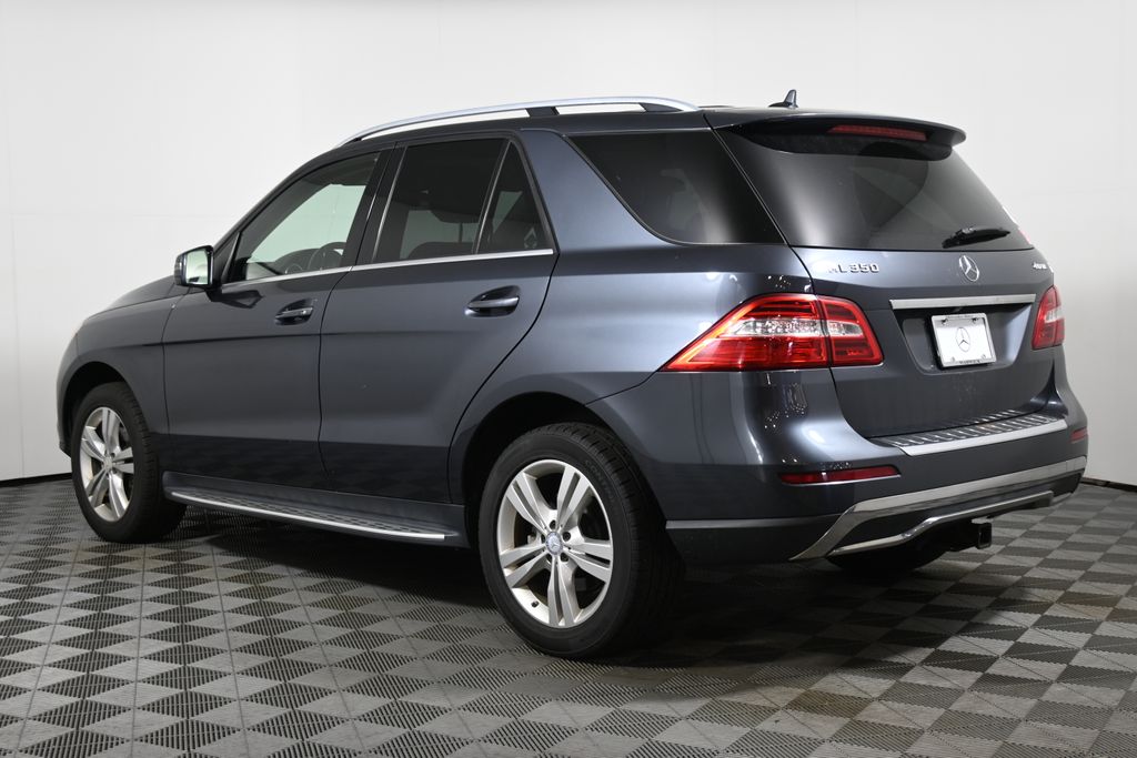 Thumbnail: 2015 Mercedes-Benz M-Class - 8