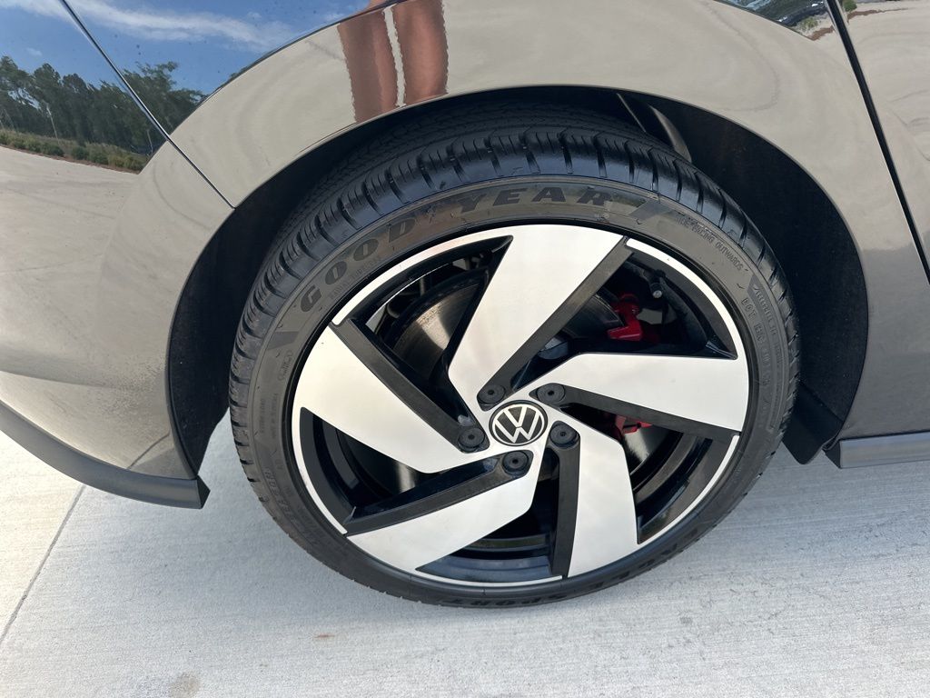 2024 Deep Black Pearl Volkswagen Golf GTI 2.0T S FWD Hatchback