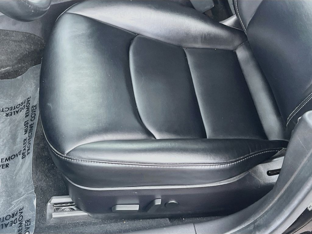 Used 2019 Black Tesla Standard Range Plus image 18