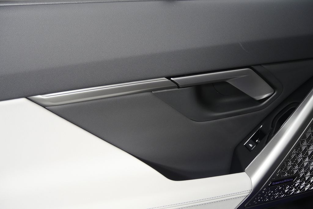 Thumbnail: 2026 BMW M5 - 15