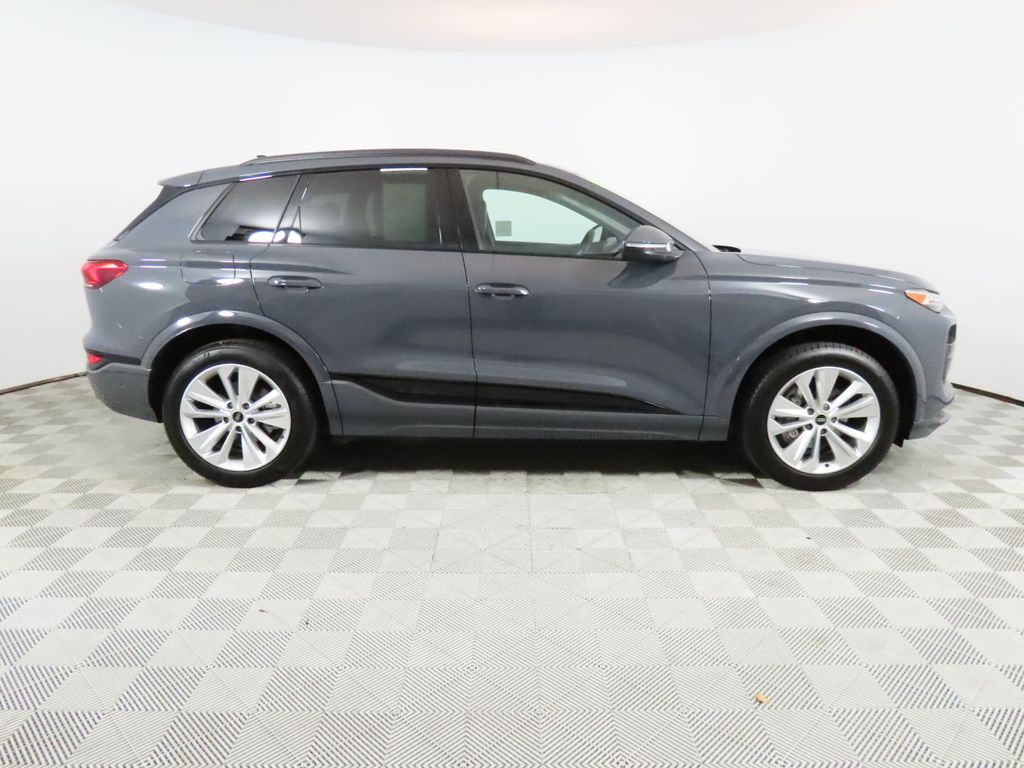 Thumbnail: 2025 Audi Q6 e-tron - 6