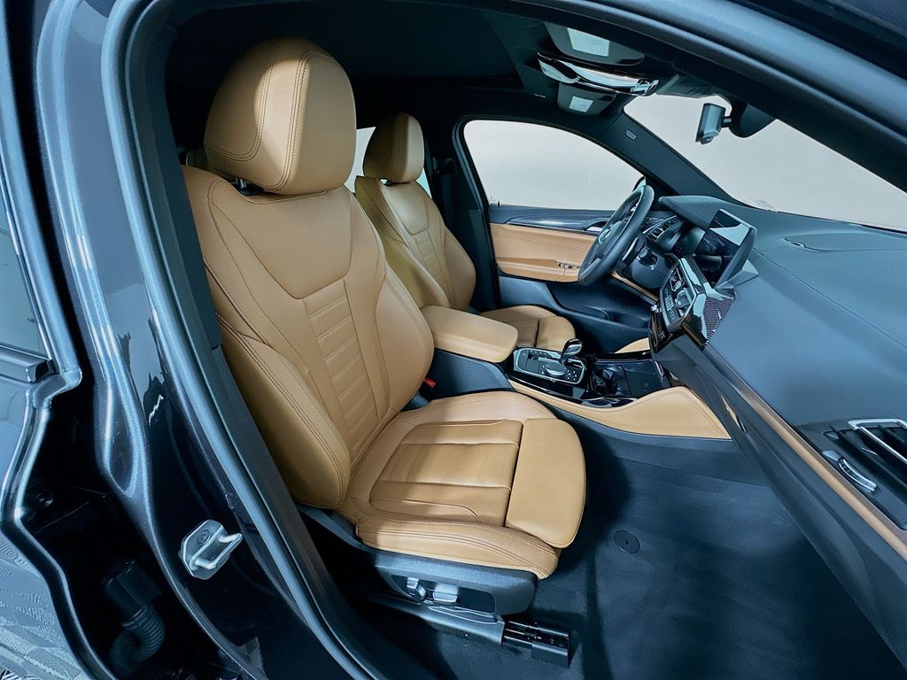 Thumbnail: 2023 BMW X4 - 29