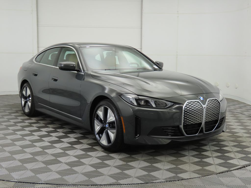 Thumbnail: 2026 BMW i4 - 3