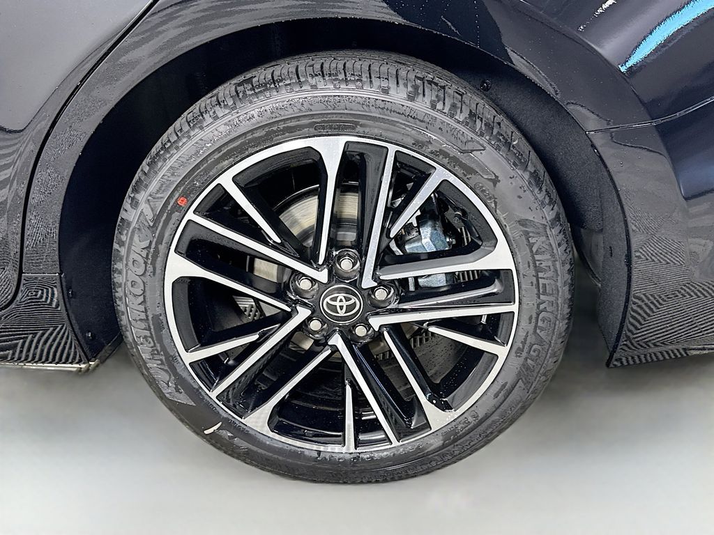 2026 Toyota Camry XLE - Photo 11
