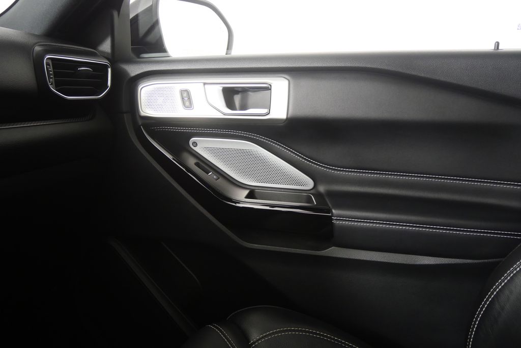 Thumbnail: 2021 Ford Explorer - 27