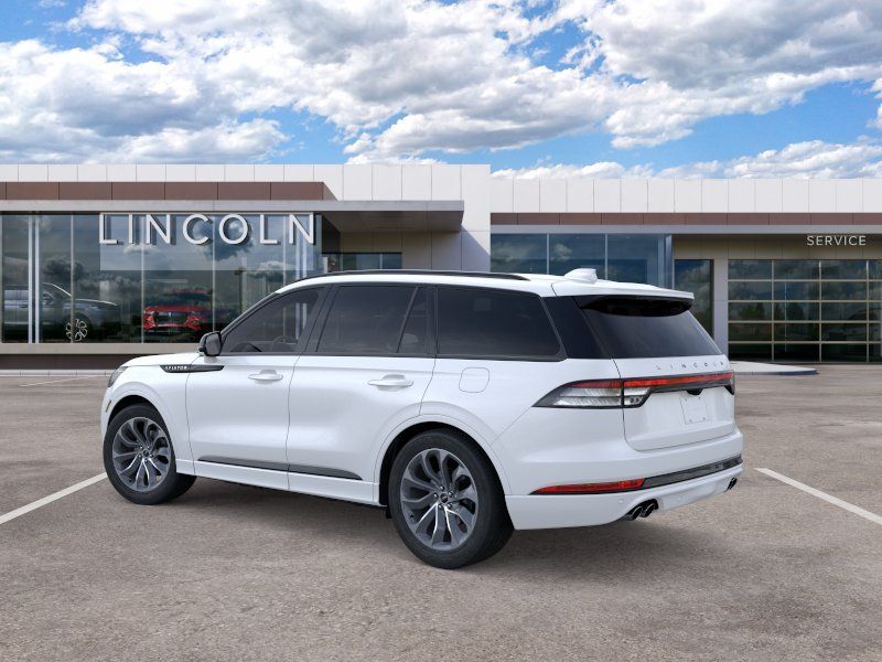 Thumbnail: 2026 Lincoln Aviator - 4