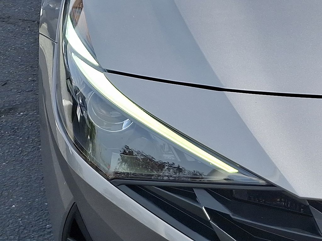 Thumbnail: 2023 Hyundai Elantra - 10