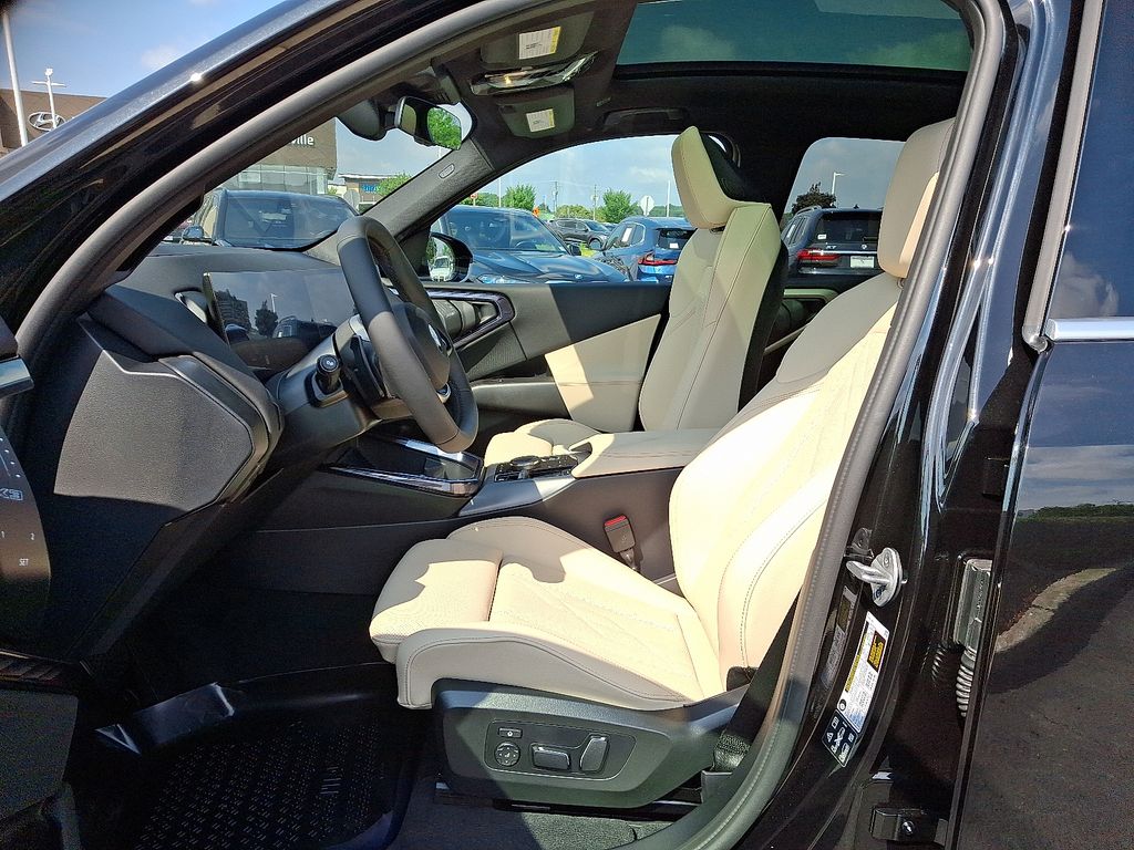 Thumbnail: 2025 BMW X3 - 6