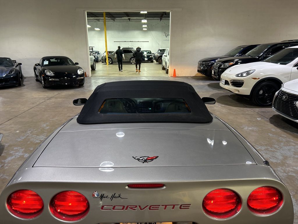 2002 Chevrolet Corvette Base 20