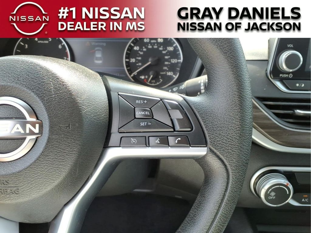 Used 2025 Nissan Altima Sedan