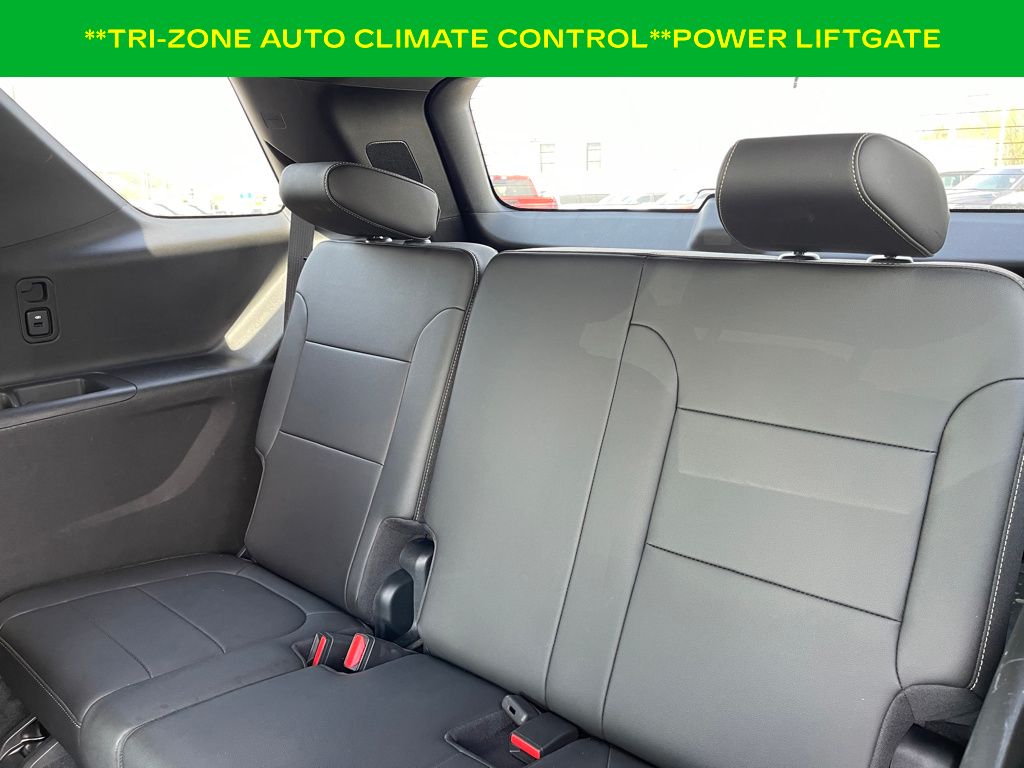 used 2023 Chevrolet Traverse car, priced at $28,000