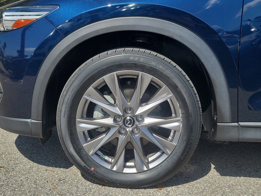 View vehicle photo 6