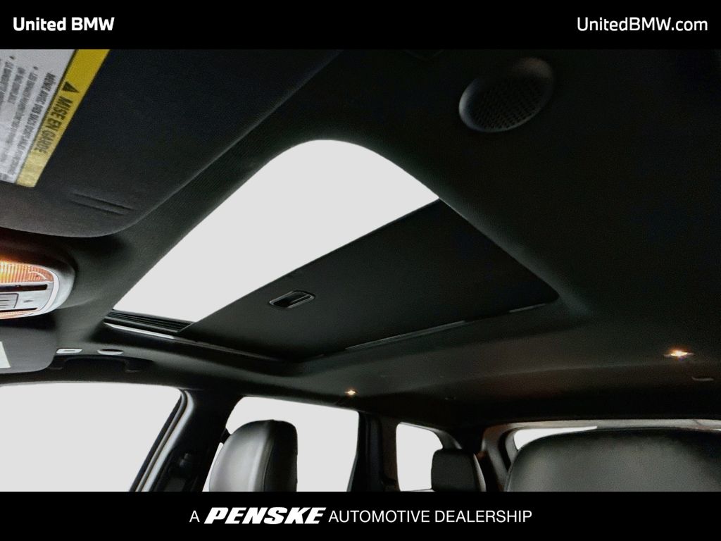 Thumbnail: 2019 Jeep Grand Cherokee - 12