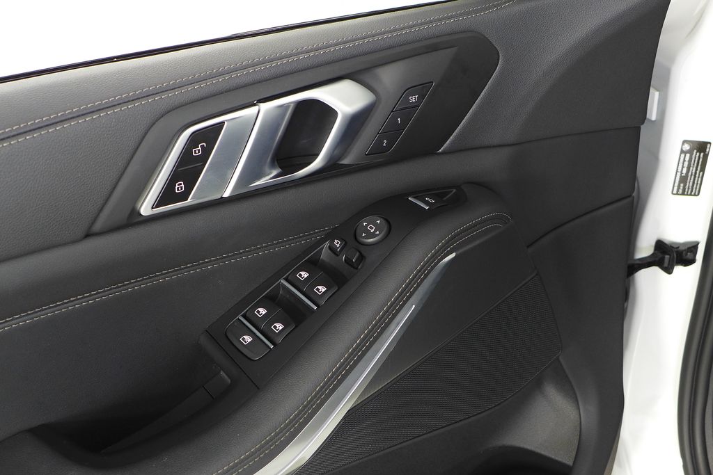 Thumbnail: 2023 BMW X5 - 12