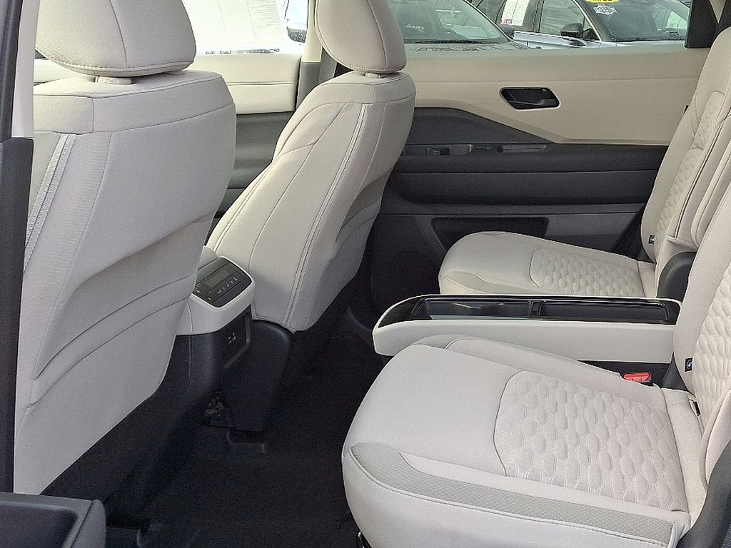 Thumbnail: 2025 Nissan Pathfinder - 7