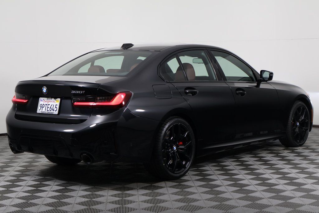 Thumbnail: 2025 BMW 3 Series - 4