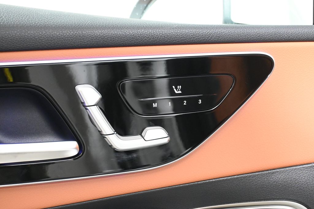 2025 Mercedes-Benz GLC 300 22