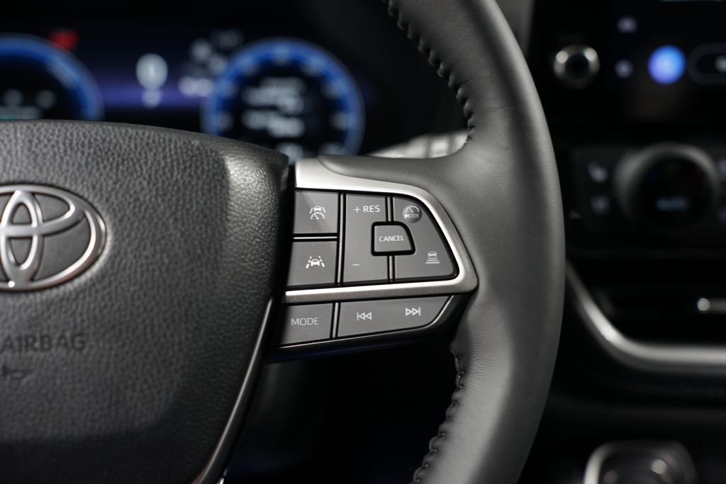 2025 Toyota Grand Highlander Limited 13
